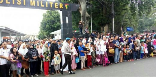 Nenek Dhani Datang dari Medan demi Saksikan Kedatangan Raja Salman