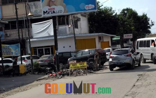 Waspada ! Jalan Sumatera Ada Perbaikan Drainase