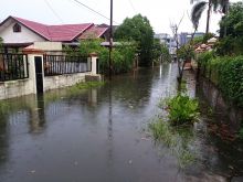 Diguyur Hujan 1 Jam, Jalan STM Medan Dikepung Banjir