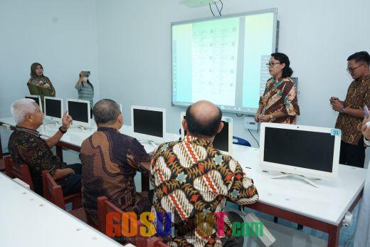 Pertama di Sumut, Guru SMP di Asahan sudah Gunakan Papan Tulis Interaktif