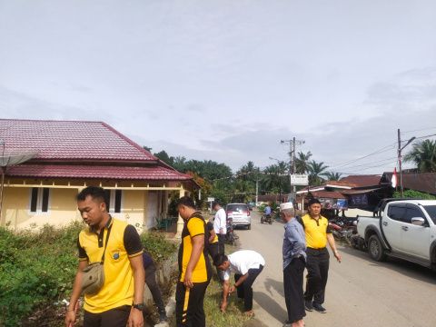 Satresnarkoba Polres Palas Gelar Jumat Bersih Kampung Bebas Narkoba di Kelurahan Pasar Sibuhuan