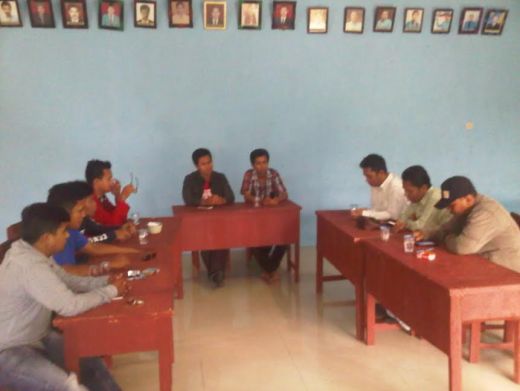 Mahasiswa, Ulama dan Santri  di Padangsidimpuan Sholat serta Zikir Bersama
