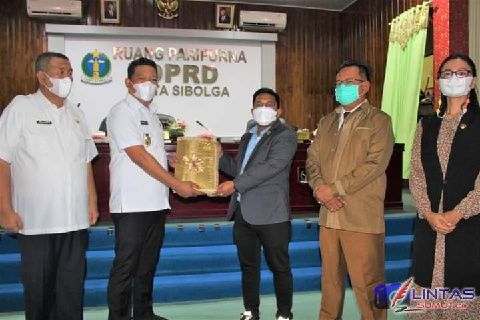 Wakil Wali Kota Sibolga, Serahkan Ranperda APBD ke DPRD Sibolga