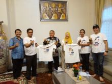 Bupati Berikan Bantuan Rp 41Juta dan Mengajak Masyarakat mendukung Lyodra Idol