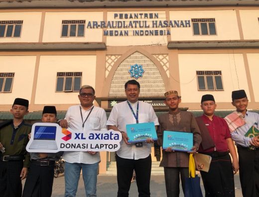 XL Axiata Donasikan 80 Laptop Plus Kuota ke Puluhan Ponpes di 7 Provinsi