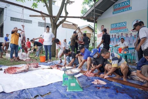 Rebon Medan Deli Bagikan 1.040 Paket Daging Kurban