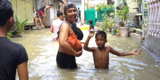 Hujan Dua Hari, Perumahan dan Jalanan di Medan Banjir