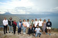 Rombongan Fam Trip Maroko Terpesona dengan Keindahan Danau Toba