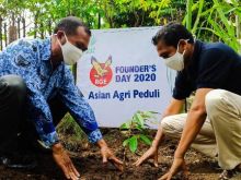 Asian Agri Berbagi Sembako, Masker dan Bibit Tanaman