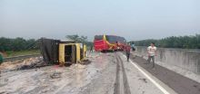 Bus Medan Jaya Kontra Truk Di Tol Medan - Tebing Tinggi
