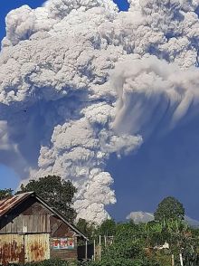 Gunung Sinabung Kembali Erupsi, Belasan Desa di Karo Terpapar Abu Vulkanik