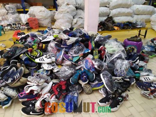 Truk JNT Bermuatan Ratusan Bal Sepatu Ilegal Ditangkap Poldasu, Diduga Sudah Dilepas