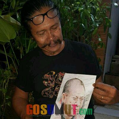 Kunjungi Sahabat Lama di Semarang, Soekirman Mendapat Lukisan Sketsa Wajah