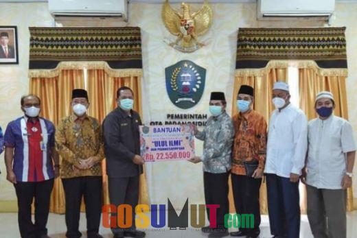 Walikota Padangsidimpuan Serahkan Bantuan Pembangunan Masjid IAIN