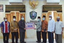 Walikota Padangsidimpuan Serahkan Bantuan Pembangunan Masjid IAIN
