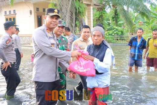 Cek Kondisi Warga, Kapolres Labuhanbatu Turun ke Lokasi Banjir di Kampung Jati