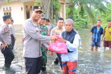 Cek Kondisi Warga, Kapolres Labuhanbatu Turun ke Lokasi Banjir di Kampung Jati