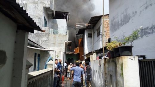 NEWS FLASH: Heboh, Kampung Kubur Terbakar