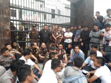Ratusan Mahasiswa Demo, Minta Bupati Madina Dicopot !