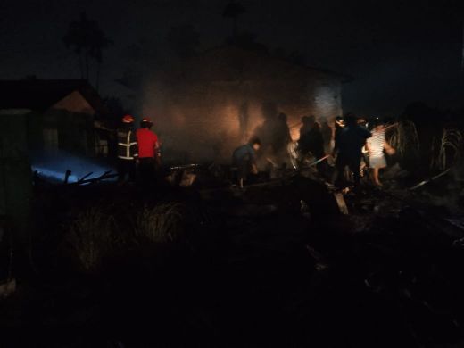 Satu Rumah dan Pos Kamling di Medan Denai Terbakar