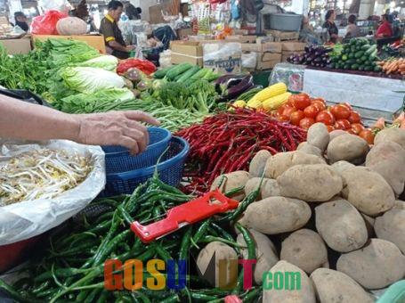 Jelang Lebaran, Cabai Rawit di Pasar Petisah Normal