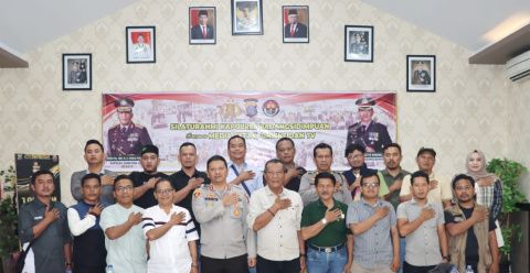 Kapolres Padang Sidempuan AKBP Dwi Prasetyo Wibowo Silaturrahmi Bersama Jurnalis Media Cetak, Online dan TV