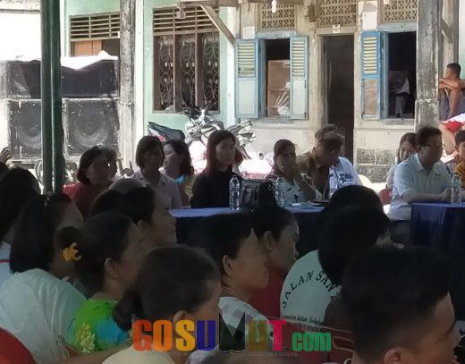 Gelar Reses, Nurlimawati Loi Salurkan Bantuan Kepada 100 Janda dan Duda