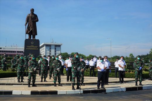 Tahap Pertama Pelepasan Bantuan Operasi Pangan Gratis bersama TNI