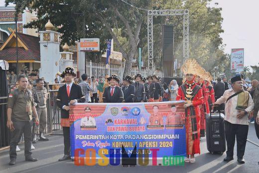 Pemko Padangsidimpuan Ikut Serta Dalam Pawai Karnaval di Raker Komwil I Apeksi Pekanbaru