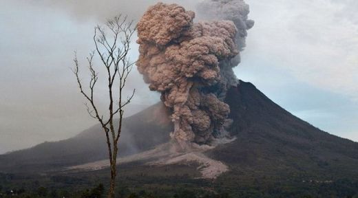 Gunung Api Sinabung Bestatus AWAS