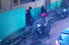Pelaku pencurian sepeda motor di Kantor Perindag Sergai Terekam CCTV 