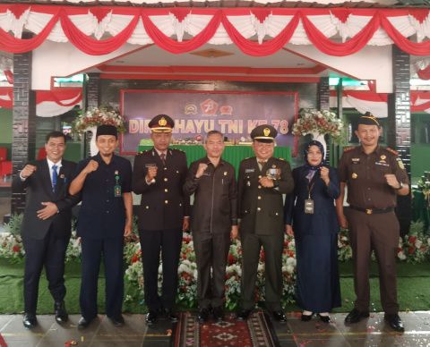 Wakil Ketua DPRD dan Sekda Palas Hadiri HUT TNI ke 78 di Batalyon Rajawali 123 Padangsimpuan