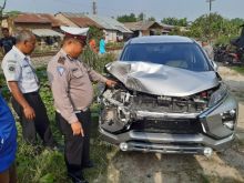 Mobil Sedan Pegawai Otban Kualanamu Ditabrak Kereta Api