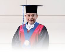 Resmi Dikukuhkan Sebagai Guru Besar Tetap, Prof. DR Muyanto Amin Sampaikan Kegelisahan Tentang Kondisi Perkembangan Ilmu Politik