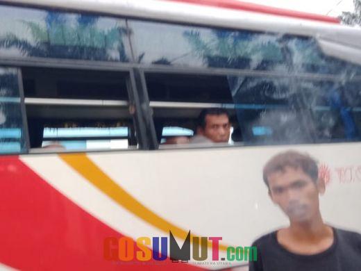 Puluhan Anak Muda Serang Bus Rombongan FSPTI Labuhanbatu
