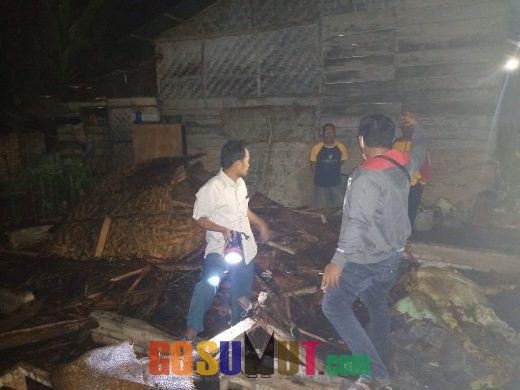 Diduga Arus Pendek, Rumah Kakek Jahari Warga Sei Rampah Ludes Terbakar