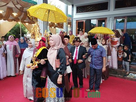 Ahmad Zarnawi dan Nyonya Ema Nurul Dinobatkan Gelar Adat Patuan Seribu Raja dan Gahara Bulan Purnama Hasibuan