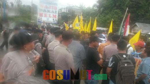 Protes PETI, 7 Organisasi Massa Serduk Polres Madina