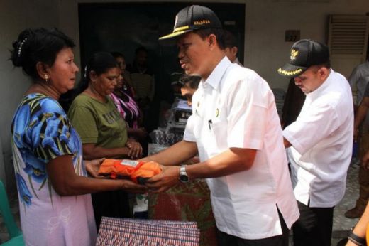 Walikota Medan Serahkan Bantuan Korban Kebakaran Kampung Kubur