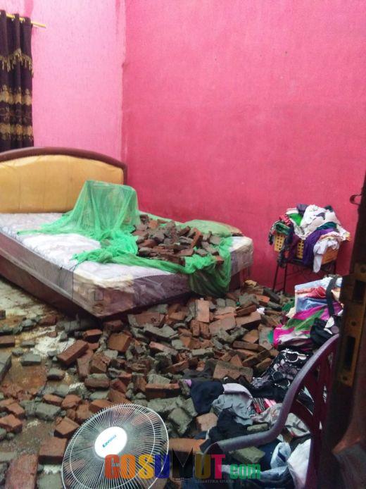 Ratusan Rumah Warga Di Deliserdang  Rusak Diterjang  Angin Puting Beliung