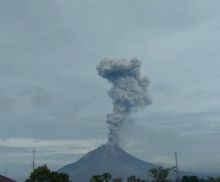 Erupsi Kedua Sinabung,  Abu Vulkanik Setinggi  3.000 meter