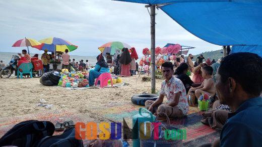 Lebaran ke 6, Pantai Pandan Makin Padat Pengunjung