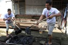 Tuan Guru Sahabat Ganjar Bersama Warga Gotong Royong Bersihkan Lingkungan di Desa Tembung