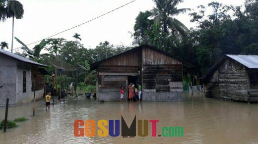 Banjir di Tapsel Berangsur Surut, Warga Diimbau Tetap Waspada