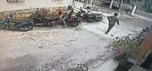 Dua Pelaku Pencurian Sepeda Motor Milik Staf Perizinan Terekam CCTV