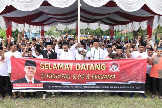 Ustadz Sahabat Ganjar Gelar Doa untuk Indonesia dan Gaungkan Program Insentif Bagi Guru Agama