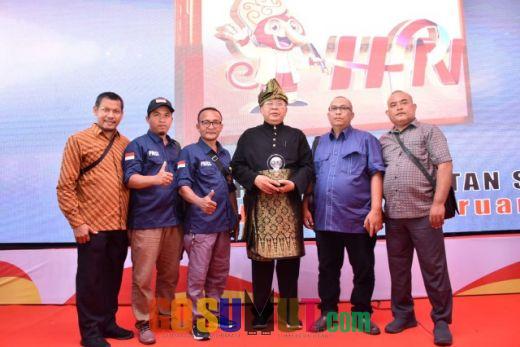 Bupati Sergai Ir H Soekirman Terima Anugerah Kebudayaan PWI Pusat