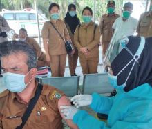 Pemkab Asahan Vaksinasi Nakes di Hari Pertama