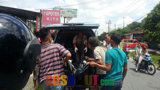 Polsek Sunggal Evakuasi Mayat Hanyut ke RS Bhayangkara