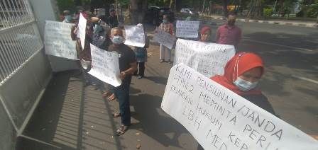 Pensiunan PTPN II kembali Demo di Rumah Dinas Gubsu